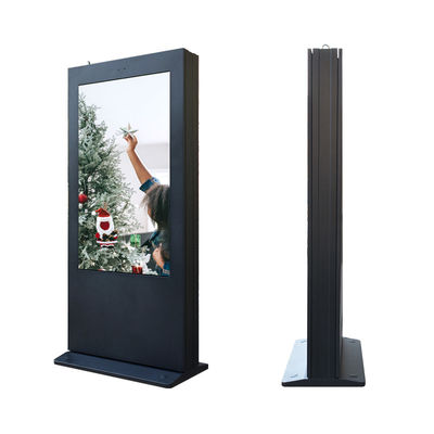 Versi USB Outdoor Digital Advertising Display Screens Board Totem 55 inci IP65 tahan debu